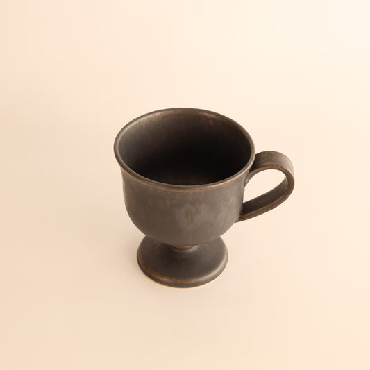 【兵庫県：yoshidapottaryさん】玉脚コーヒーカップさびいろすす 商品画像 2
