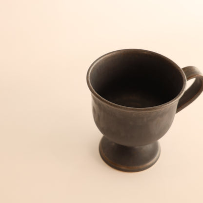 【兵庫県：yoshidapottaryさん】玉脚コーヒーカップさびいろすす 商品画像 3