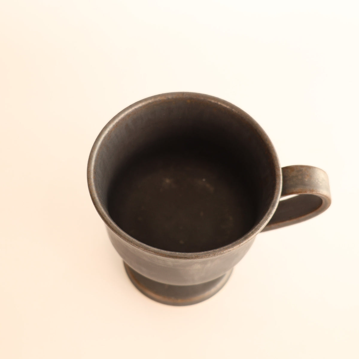 【兵庫県：yoshidapottaryさん】玉脚コーヒーカップさびいろすす 商品画像 5